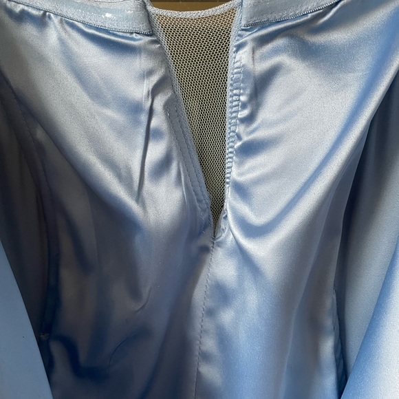 Size 12 Vince Camuto powder blue full-length off the shoulder gown - Picture 6 of 8